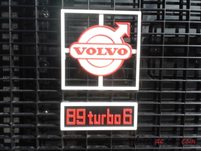 Volvo F89 1971-1977 (1973 Volvo 89 Turbo 6 Nüssli Fahrzeugbau ciągnik siodłowy 6x4), emblemat przód 