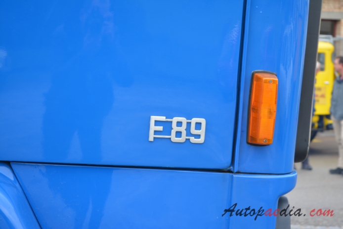 Volvo F89 1971-1977 (1973 Volvo 89 Turbo 6 semi truck 4x2), side emblem 