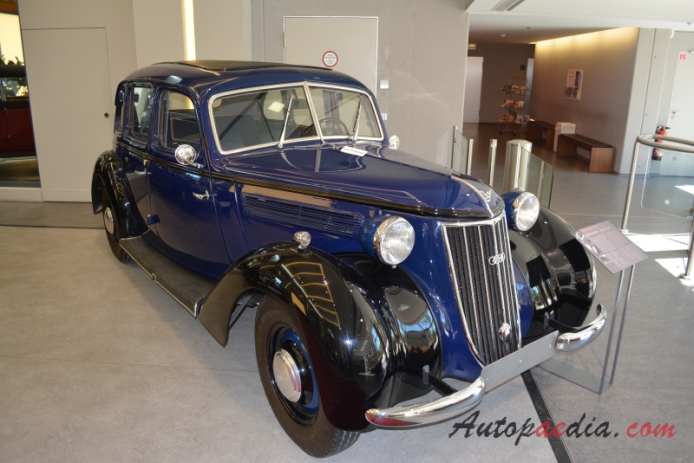 Wanderer W23 1938-1941 (1938 saloon 4d), right front view