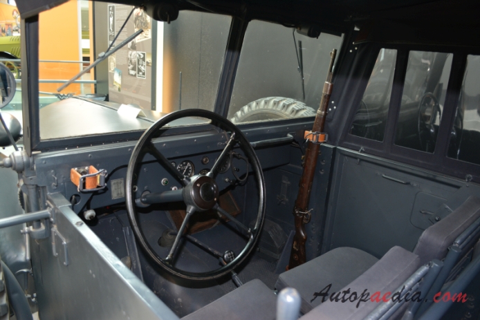 Wanderer W23 1938-1941 (1940 Wanderer W23 S KFZ12 4x2 off-road military vehicle), interior