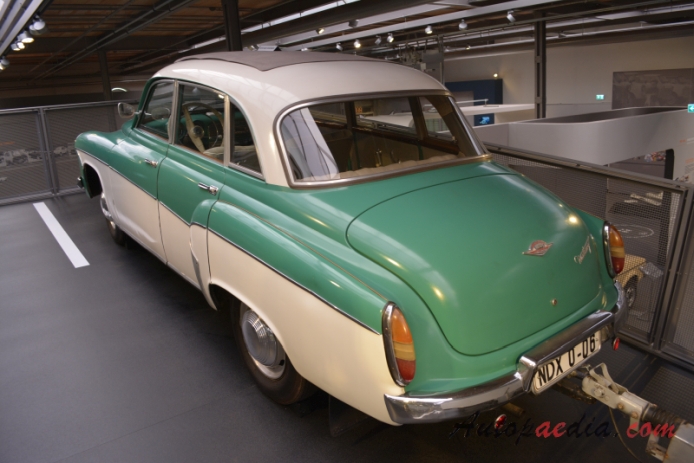 Wartburg 311 1955-1965 (1961 311-108 Wartburg luxury saloon 4d), lewy tył