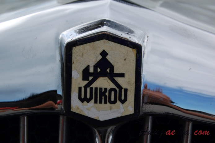 Wikov typ 40 1933-1937 (1934 serie 8 limuzyna Stantard 4d), emblemat przód 