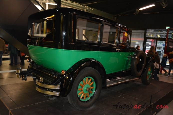 Willys-Knight 1914-1933 (nieznany model), prawy tył