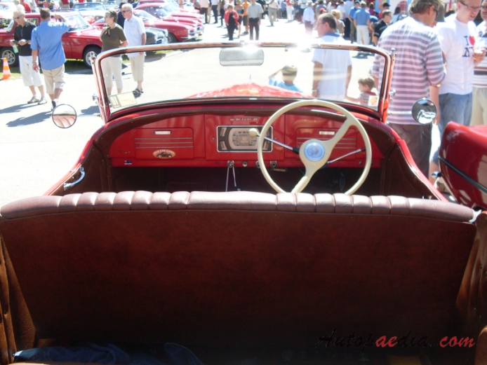 Willys pre 1945 (1940 cabriolet 2d), wnętrze