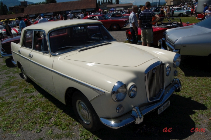 Wolseley 6/110 1961-1968 (1965 Mark II), right front view