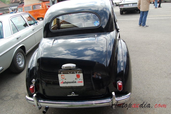 Wolseley 6/80 1948-1954 (1951 saloon 4d), rear view