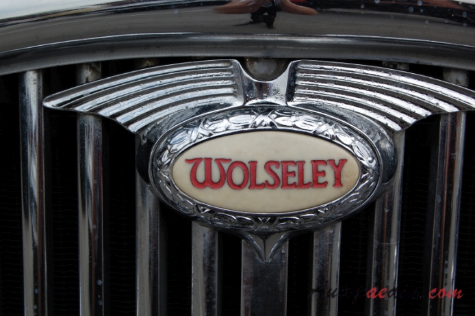Wolseley 6/80 1948-1954 (1951 saloon 4d), emblemat przód 