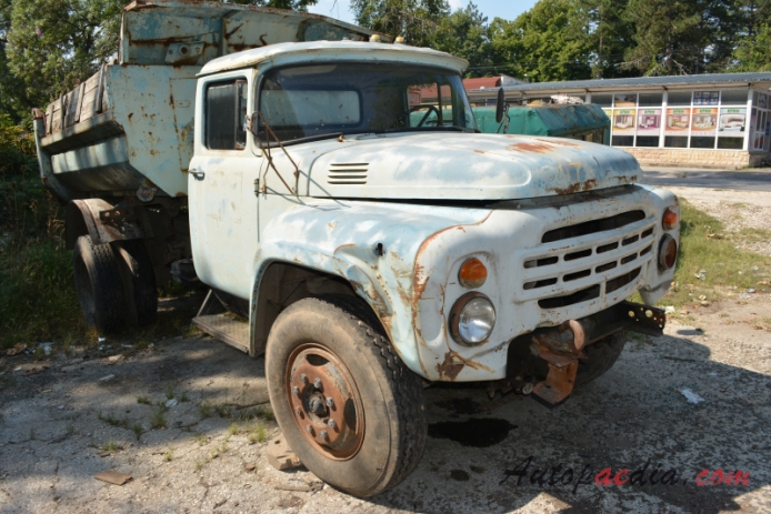 ZIL 130 1962-1992 (dump truck), right front view