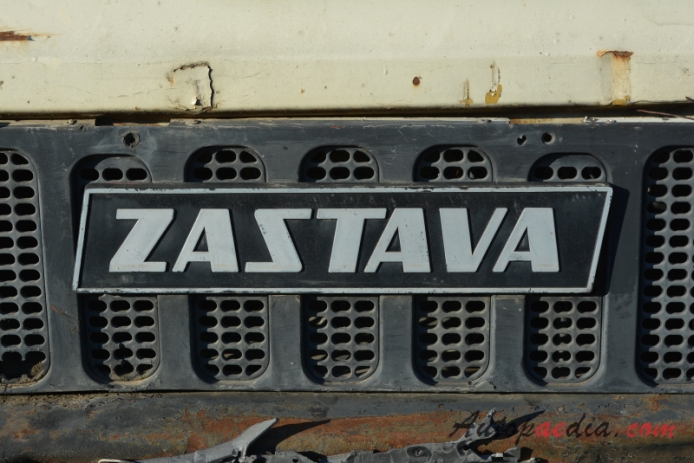 Zastava Zeta 1977-2012 (1977-2004 box truck), front emblem  