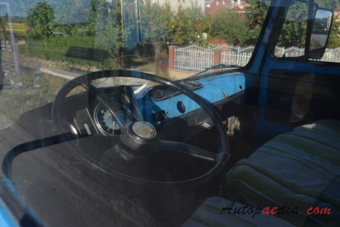 Zastava Zeta 1977-2012 (1977-2004 flatbed truck), interior